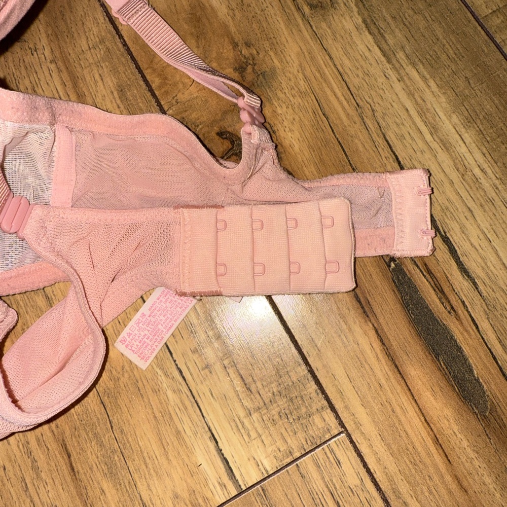 Peach Victoria’s Secret bra - Picture 6 of 6
